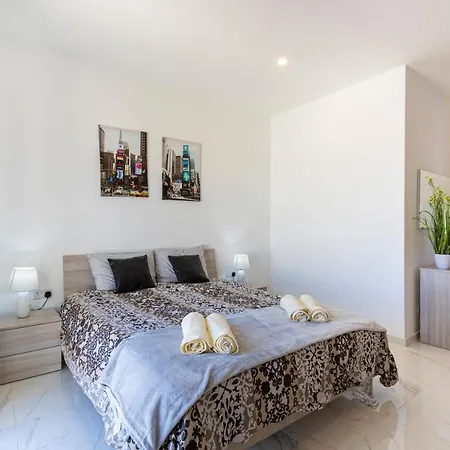 Lejlighed Ha4- Modern Penthouse With Large Terrace And Views *