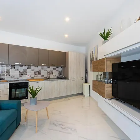 Ha4- Modern Penthouse With Large Terrace And Views Lejlighed San Ġwann