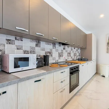 Ha4- Modern Penthouse With Large Terrace And Views Lejlighed San Ġwann